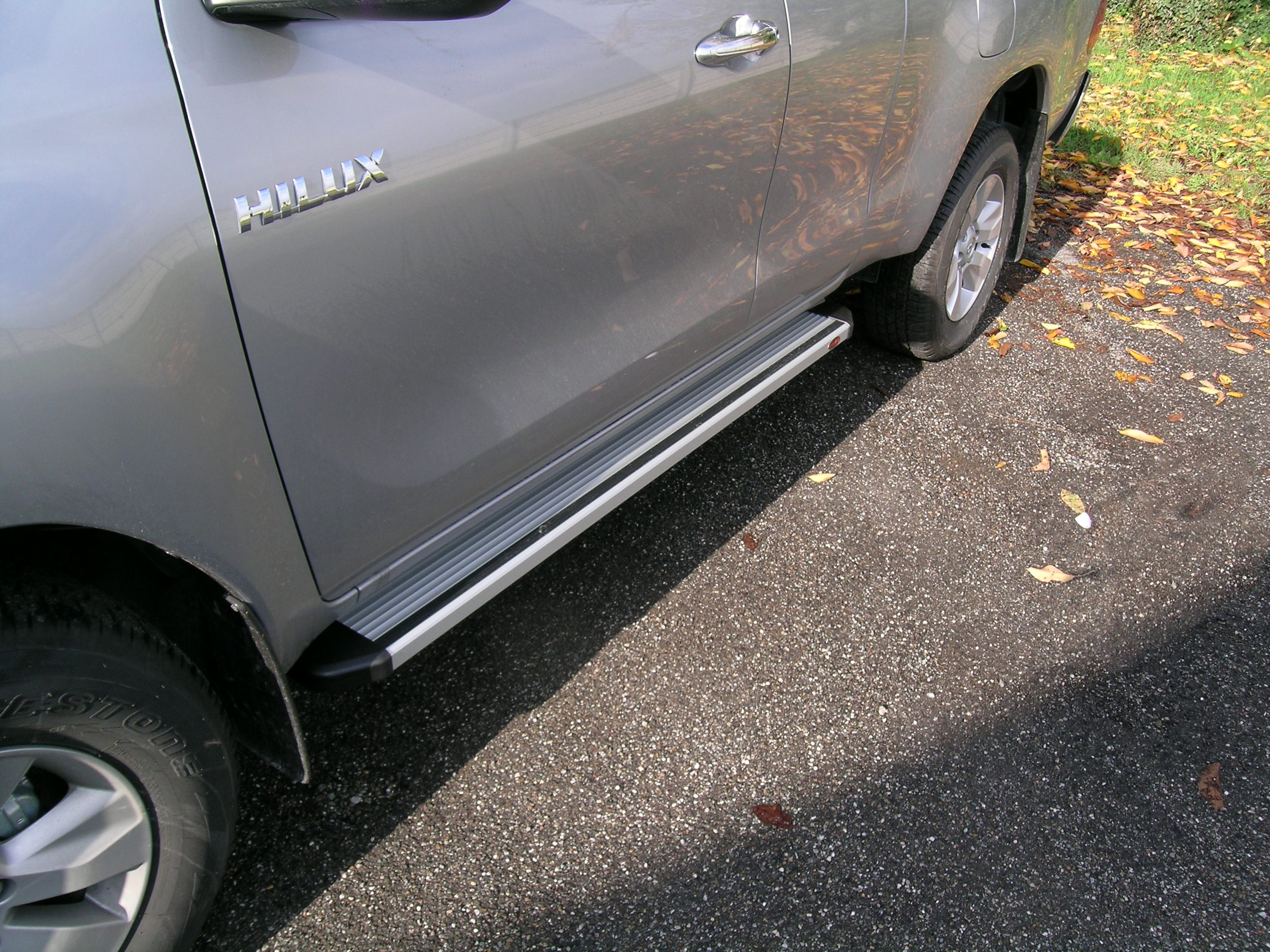 NOVISAuto Trittbretter Modell STDX-MNC