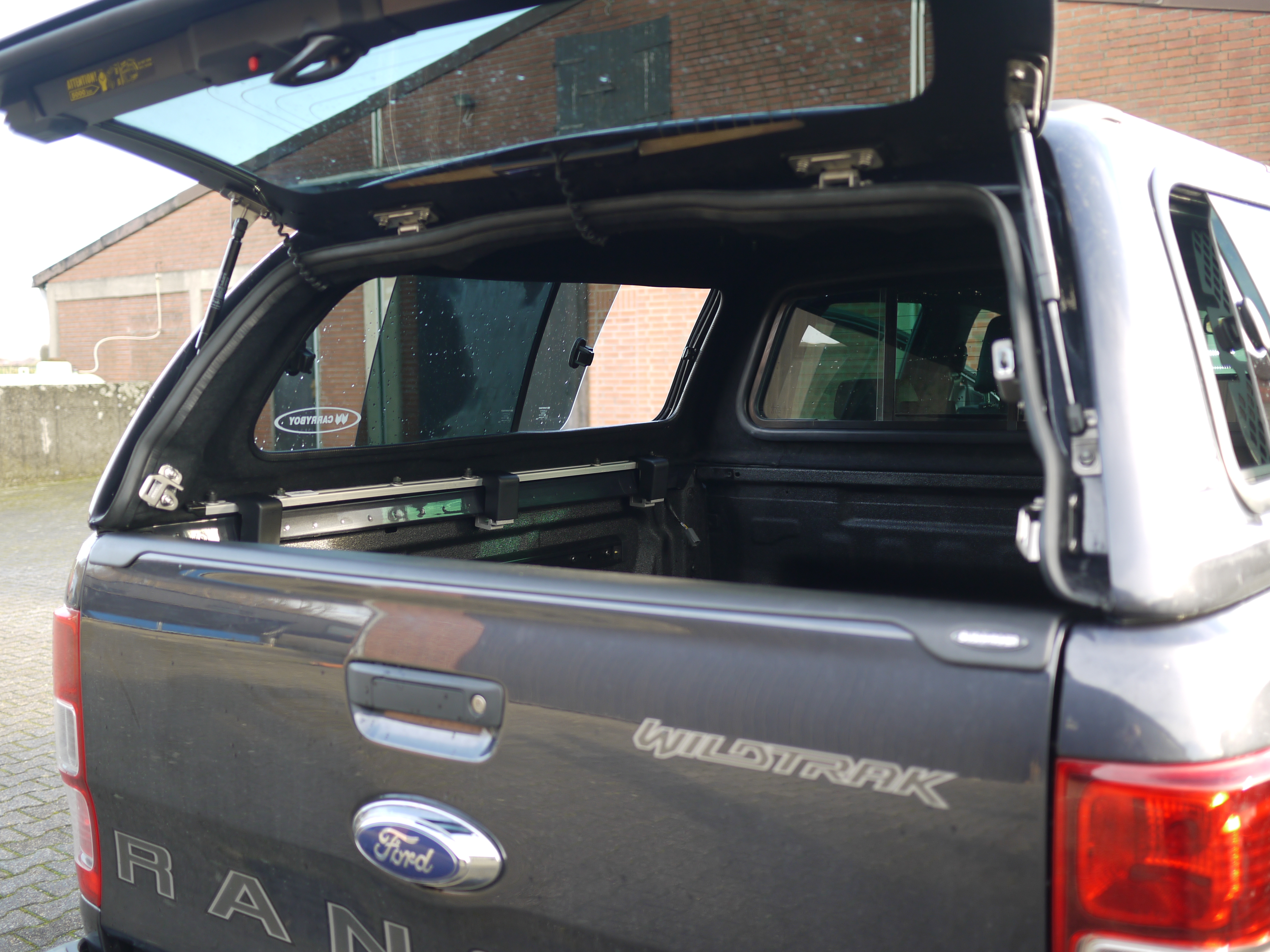Schutzleiste Heckklappe VW Amarok Ford Ranger Heckansicht