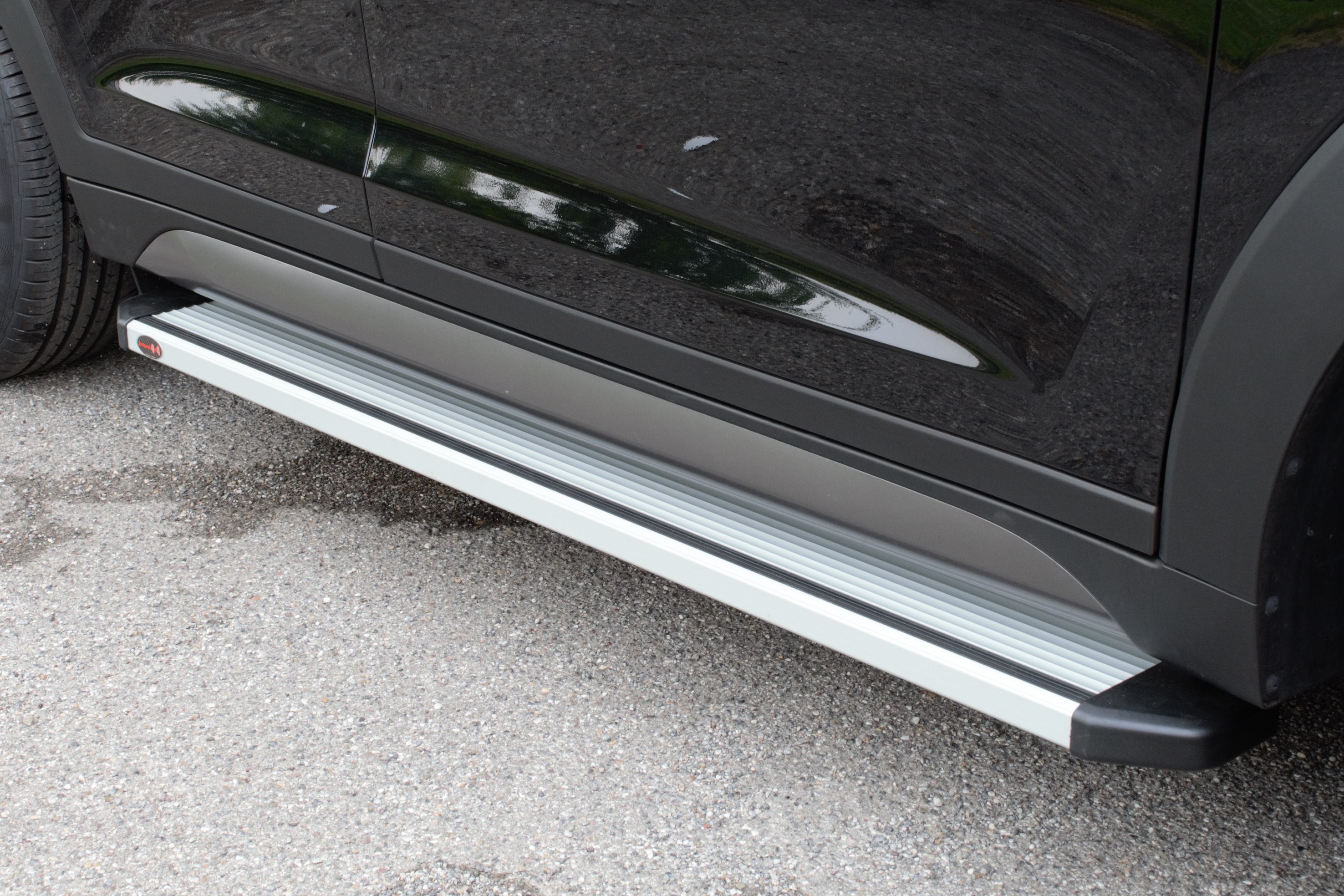 NOVISAuto Aluminium Trittbrett für VW Amarok Doppelkabine Gummieinlage für sicheren Tritt