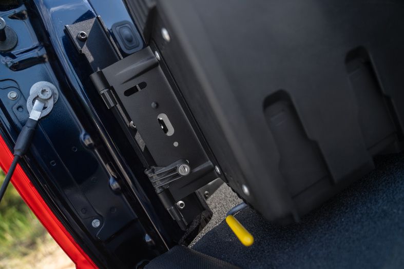 NOVISauto CARRYBOY Werkzeugbox Staubox Toolbox schwenkbar für Pickup Ladefläche RAM1500 Classic DS einfacher Einbau stabile Scharniere