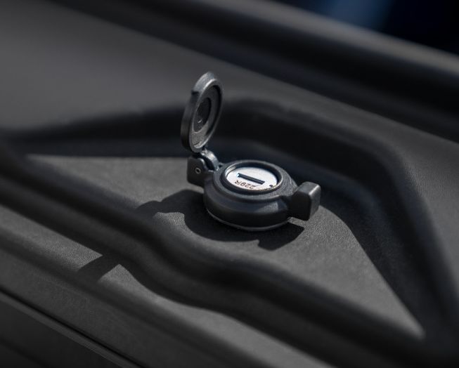 NOVISauto CARRYBOY Werkzeugbox Staubox Toolbox schwenkbar für Pickup Ladefläche Nissan Navara Renault Alaskan Mercedes X abschließbar