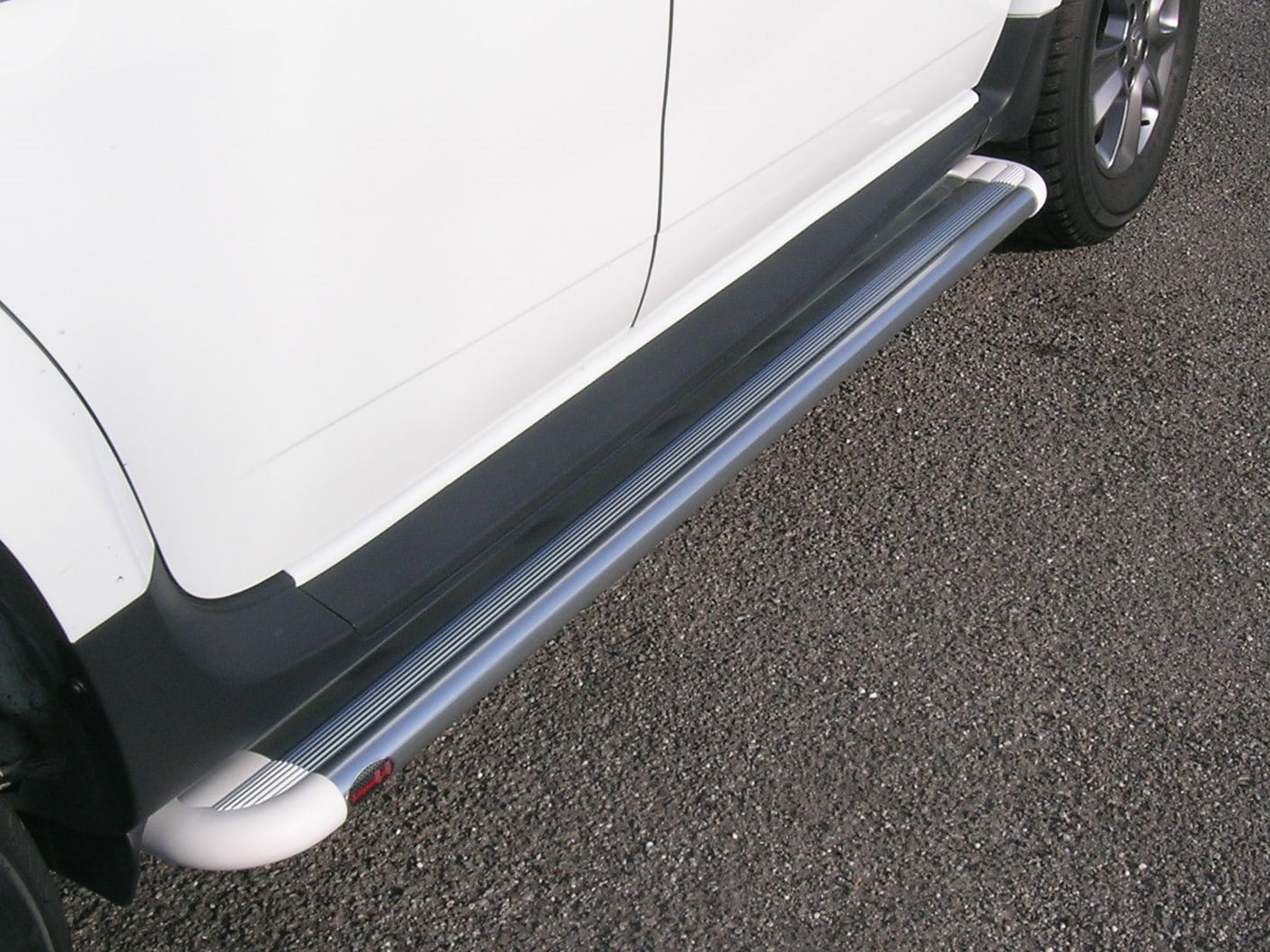 NOVISAuto Trittbretter Modell S50W-TRD