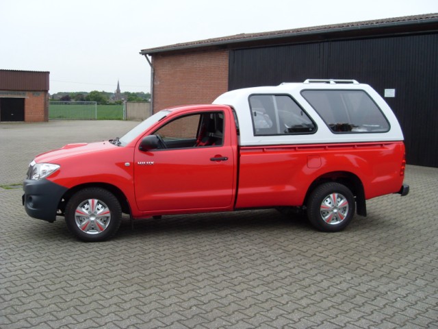 CARRYBOY Hardtop 840 Überhoch Toyota Hilux Singlecab Seitenansicht CARRYBOY Hardtop 840 Überhoch Toyota Hilux Singlecab Seitenansicht