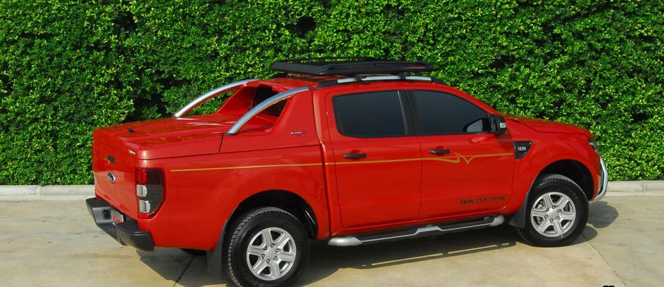 CARRYBOY Laderaumabdeckung Deckel mit Edelstahl Überrollbügel GRX-FTD Ford Ranger Doppelkabine sportliches Design