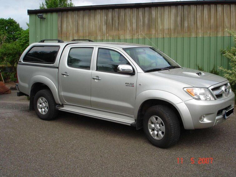 CARRYBOY Hardtop 560 mit seitlichen Schiebefenster für Toyota Hilux Vigo Doppelkabine Dachreling mattschwarz CARRYBOY Hardtop 560 mit seitlichen Schiebefenster für Toyota Hilux Vigo Doppelkabine Dachreling mattschwarz
